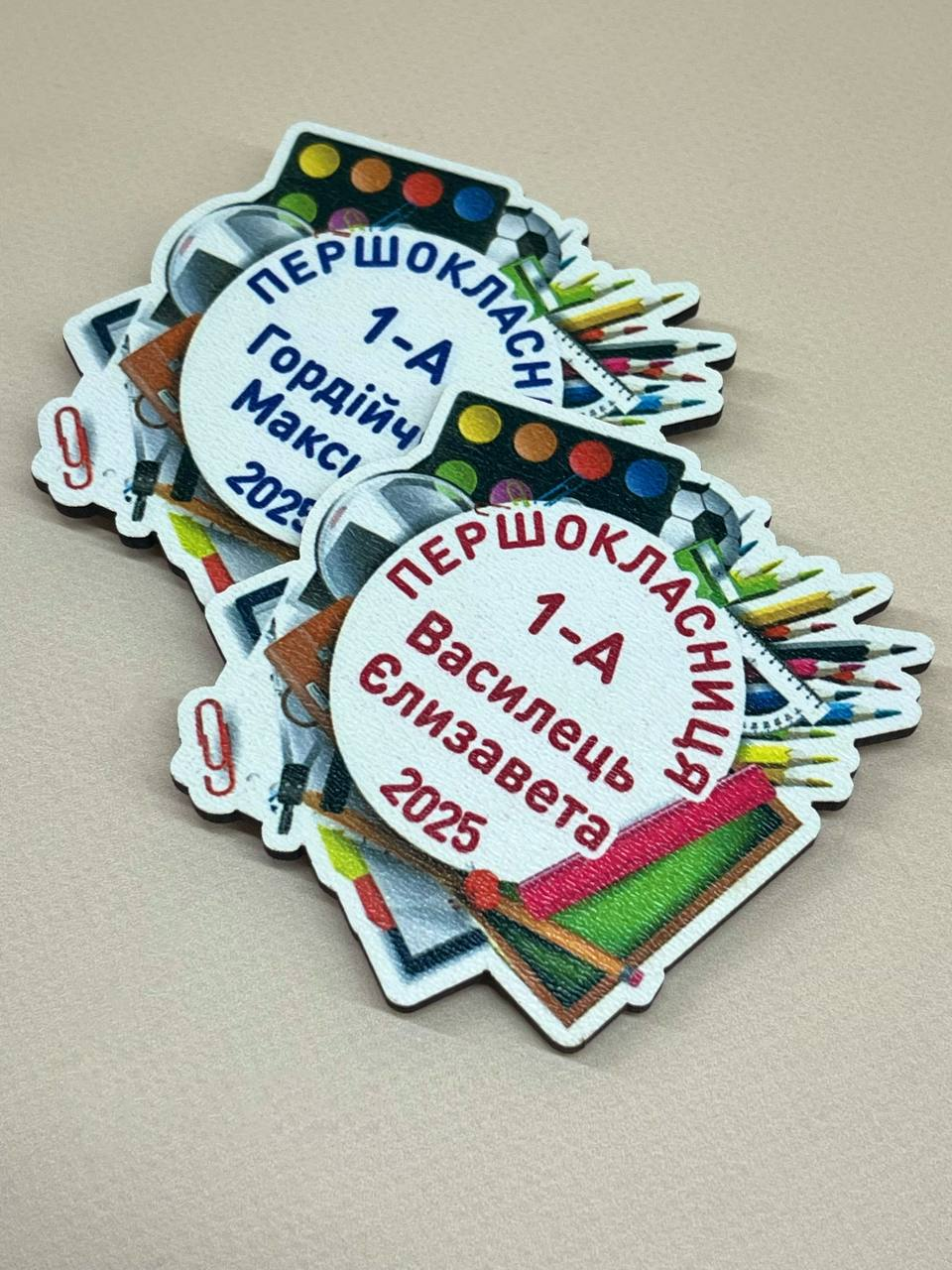 Іменні значки для першокласників, бейджі з іменами дітей в школу, фото 1