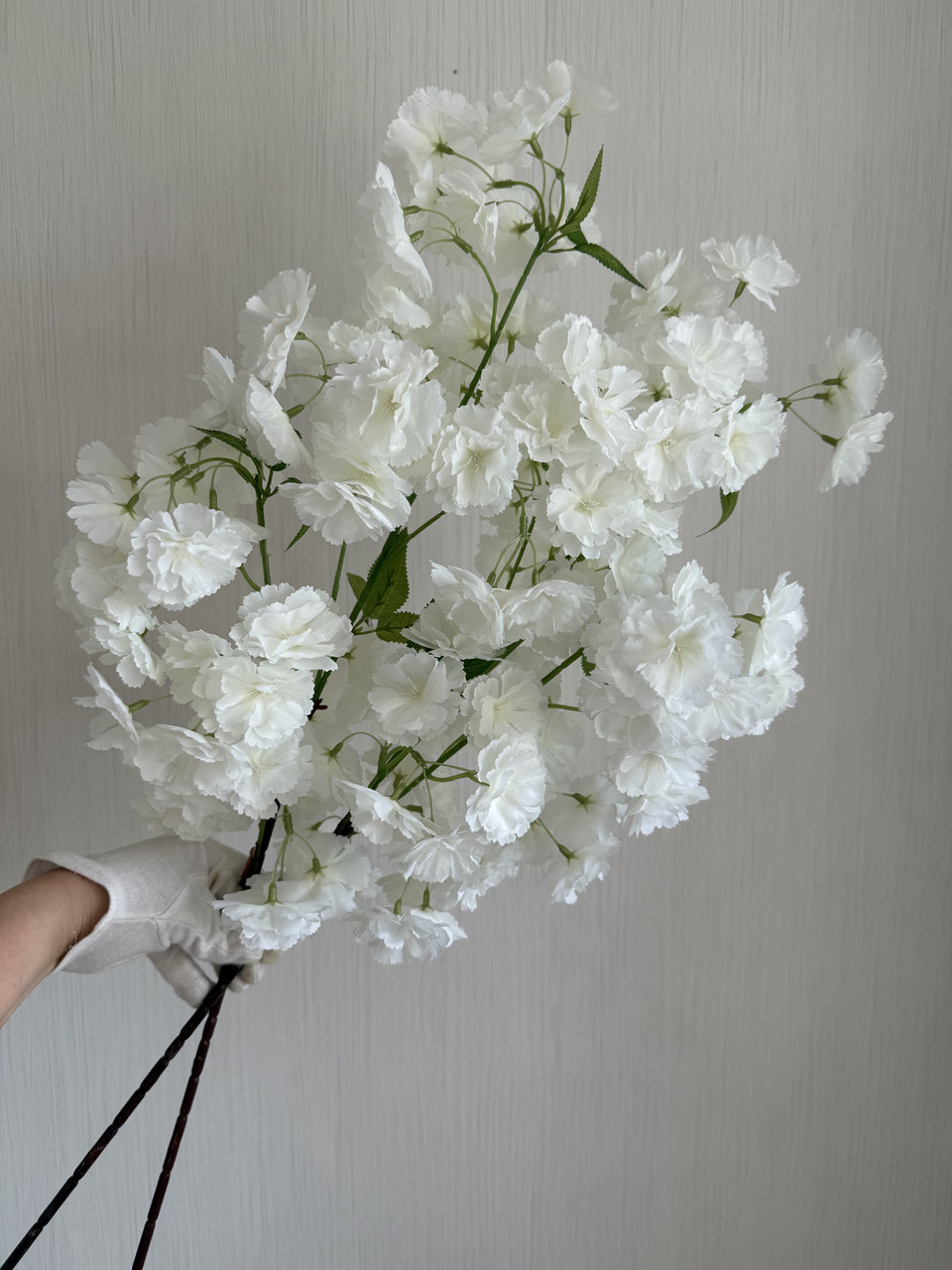 Штучна сакура . Декоративна гілка сакури з листочками ( біла , 95 см ), фото 1