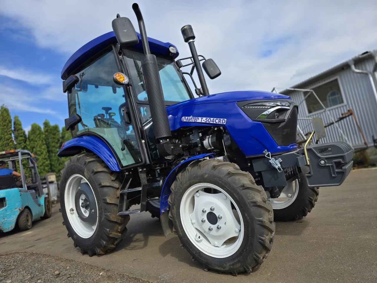 Трактор ФАЙТЕР Т-504СRD 4×4 з кабіною, 50 к.с., реверс, гідропідсилювач керма, ВВП 540/1000 об/хв, гідравліка 950 кг