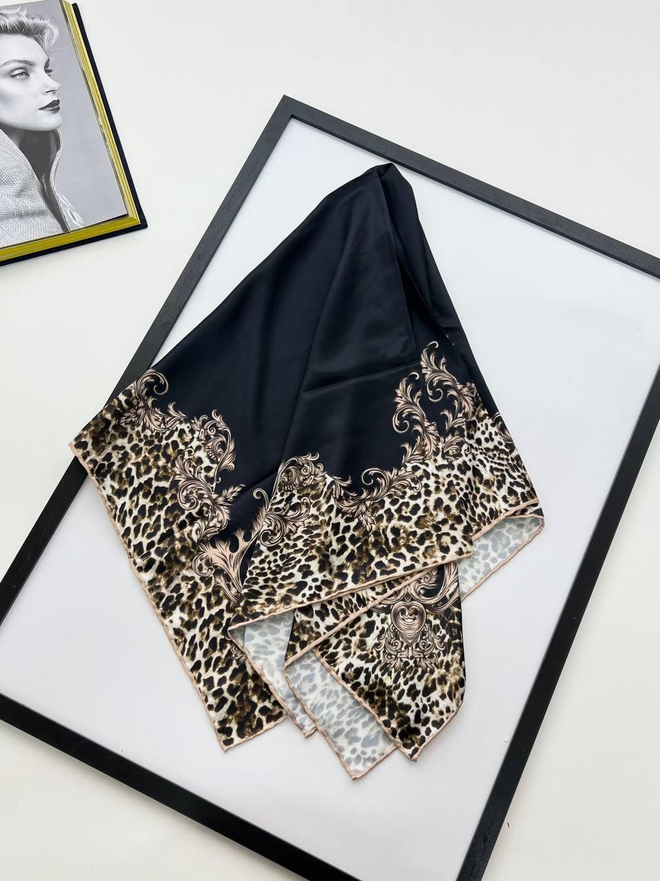 Шовкова хустка з леопрадовим принтом 90*90 см чорний ручна обробка краю