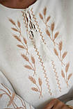 Жіноча лляна вишита сорочка з ніжним рослинним орнаментом, фото 4