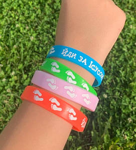 Браслет силіконовий люмінесцентний 12*180 мм - "Йди за Ісусом!"