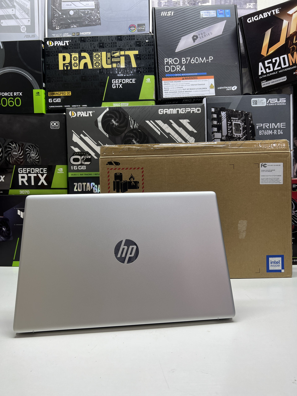 Новий Ноутбук  HP 17t-cn300 17.3"| Intel i7-1355U |64GB RAM |1TB SSD |W11H Silver