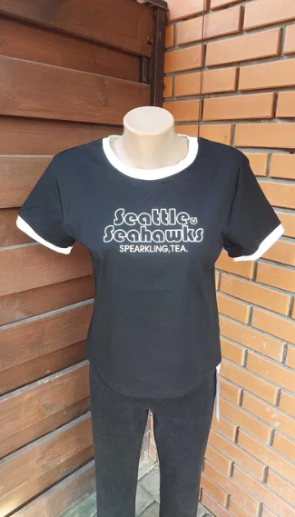 Молодіжна футболка білого кольору з написом в прямому пошитті розміри 44-48