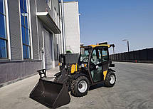 Компактний телескопічний колісний навантажувач BK2812T з двигуном YANMAR, фото 4