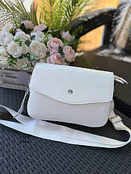 Стильна жіноча сумочка з лакованої екошкіри