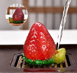 Чайна іграшка Полуниця