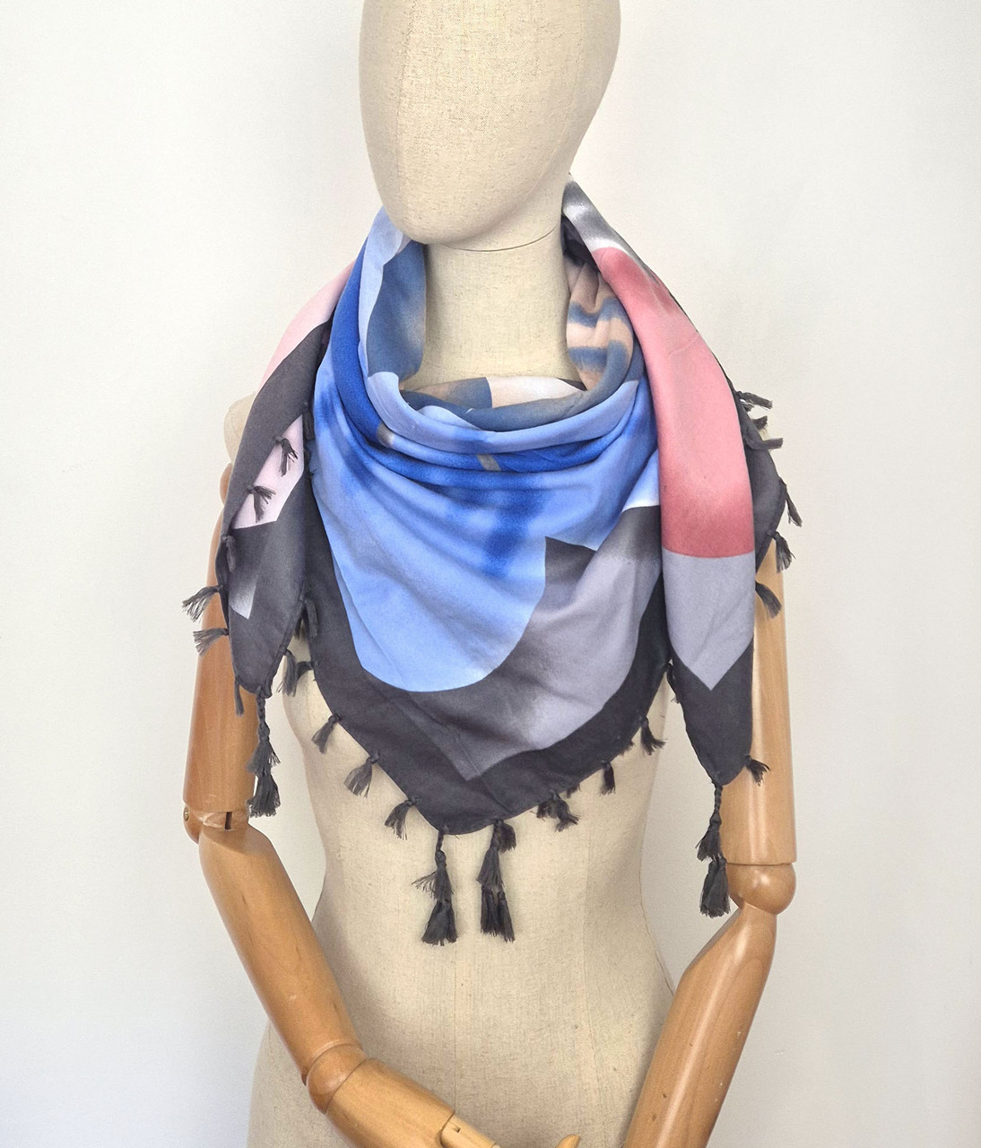 Хустка легка весняна осіння з китицями Бохо, фото 1