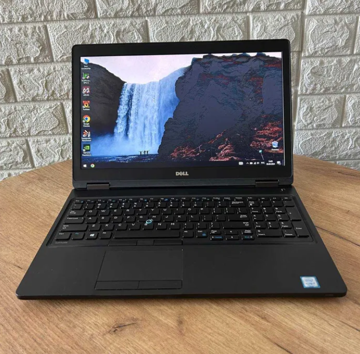 Ноутбук Dell Latitude 5580 HD i7 7600U 8GB HDD 500GB Nvidia 930MX Б/В, фото 1