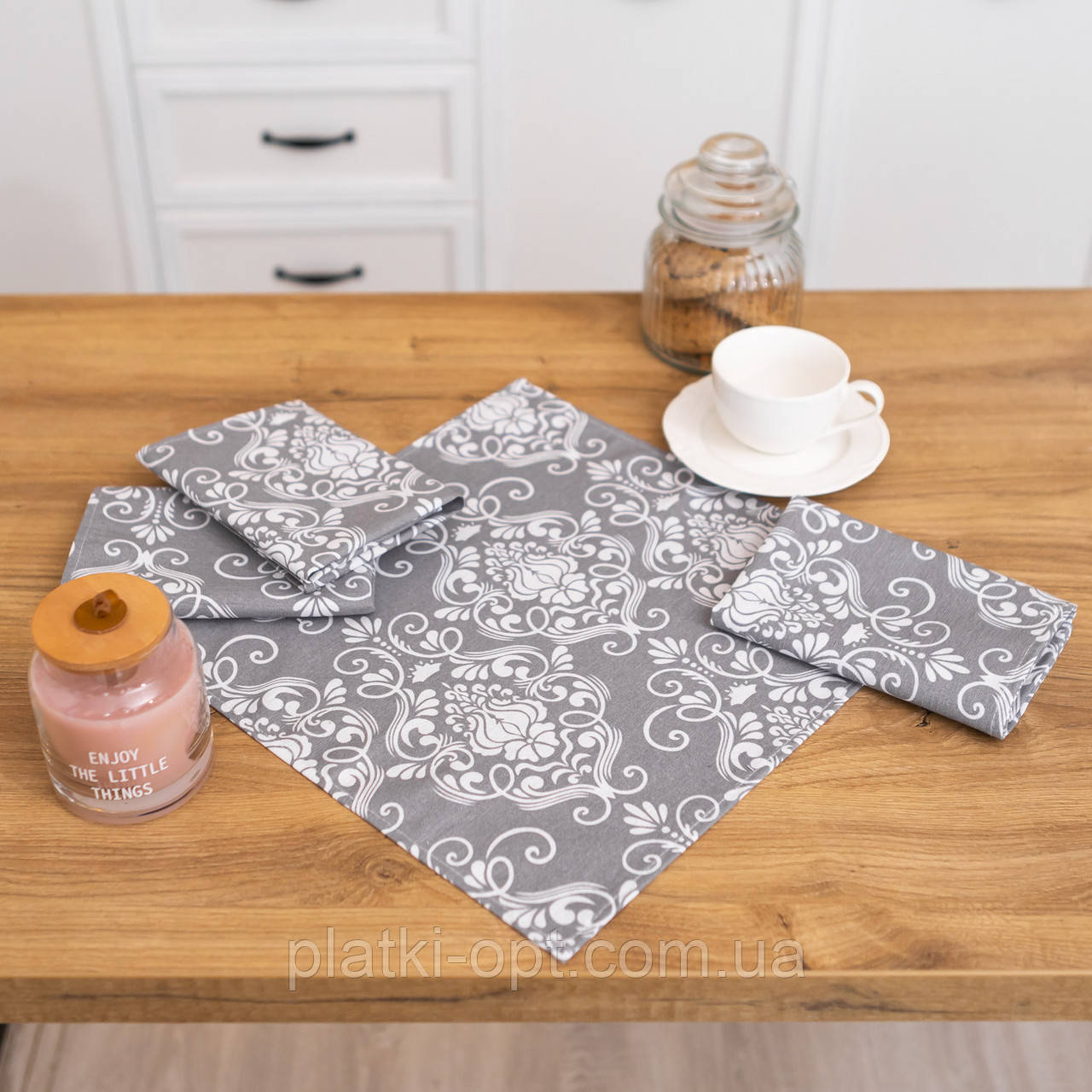Серветки бавовняні "Вензель" (сірий) 35х35 см (комплект 4 шт.)