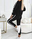 Стильний жіночий замшевий костюм з лампасами, фото 3