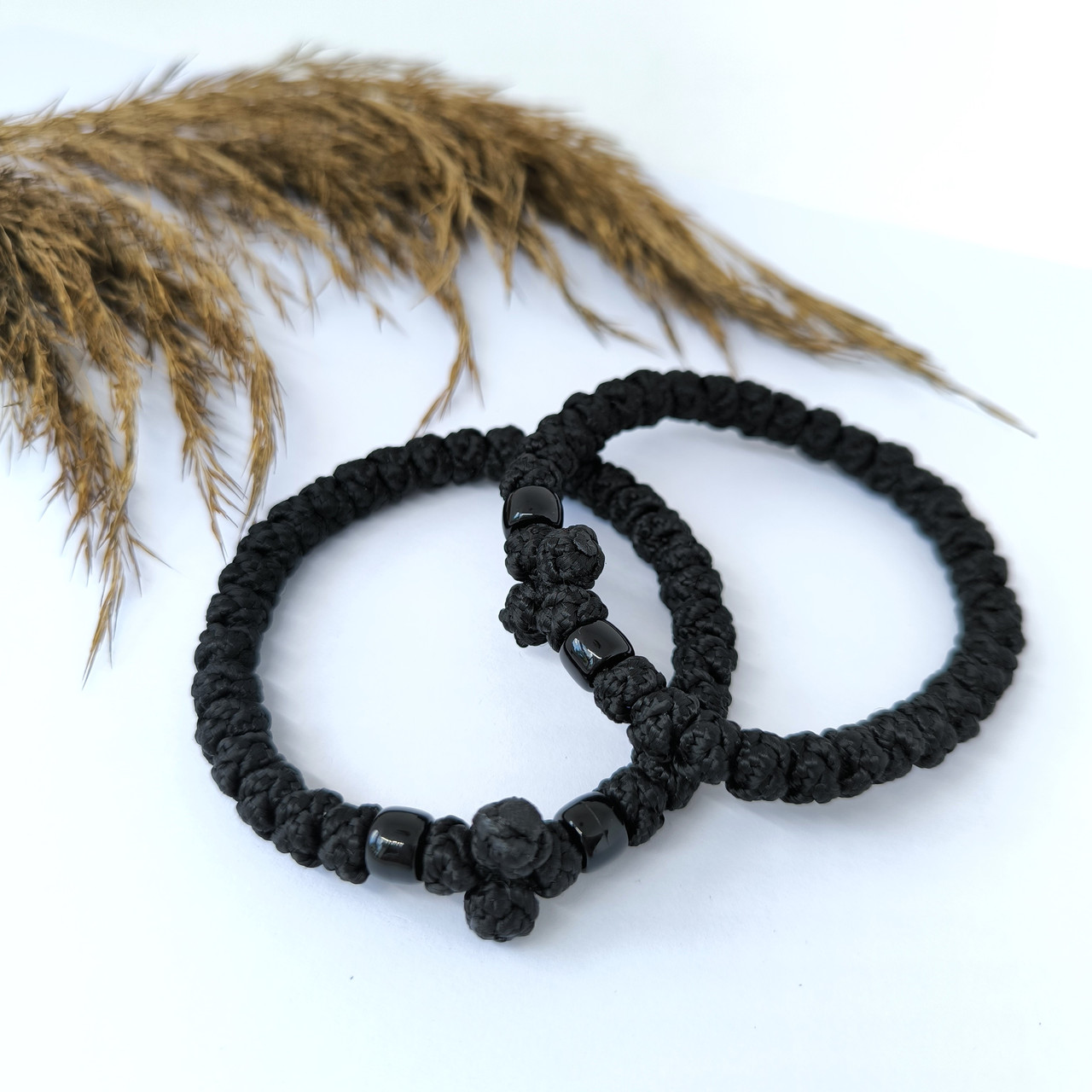 Браслет-вервиця на зап’ястя із акриливими бусинами (30 вузлів), фото 1