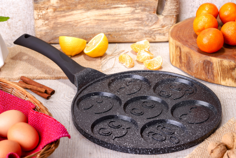 Сковорода для оладок із малюнком смайликів 27 см Edenberg EB-7511 з мармуровим антипригарним покриттям, фото 1