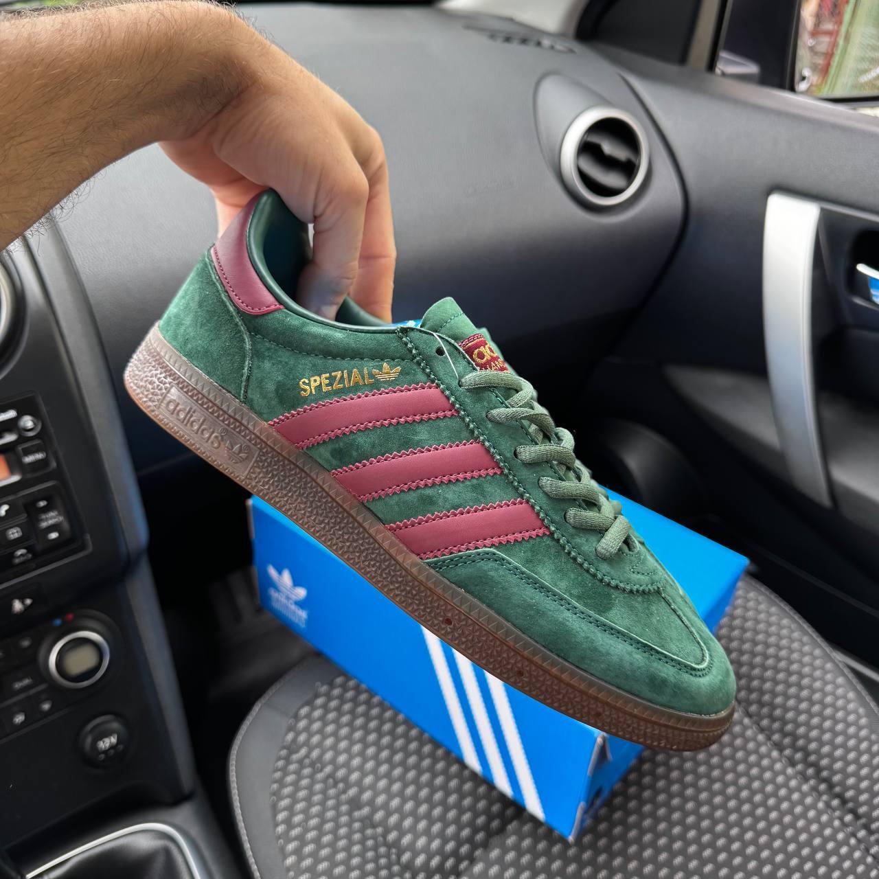 Чоловічі кросівки  Adidas Spezial Greene Кеди Адідіс Спешл зелені з рожевими смужками замшеві демісезон