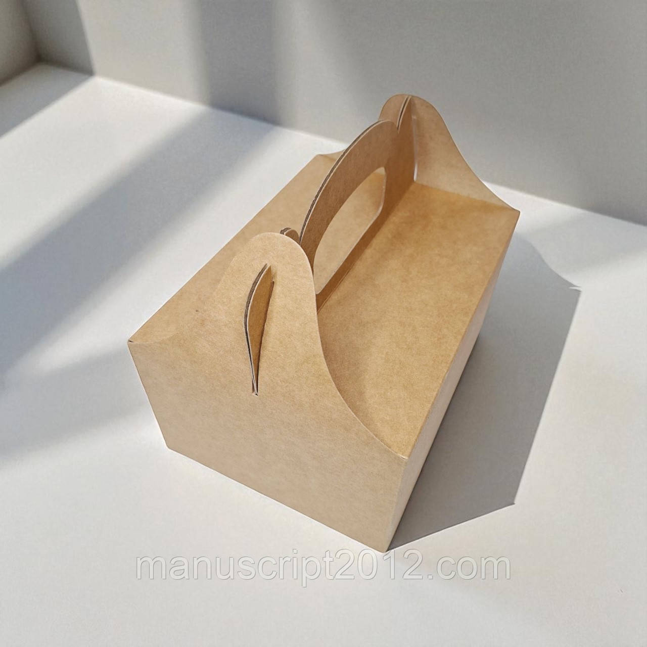 Коробка з ручками (205х150х100мм.) крафт