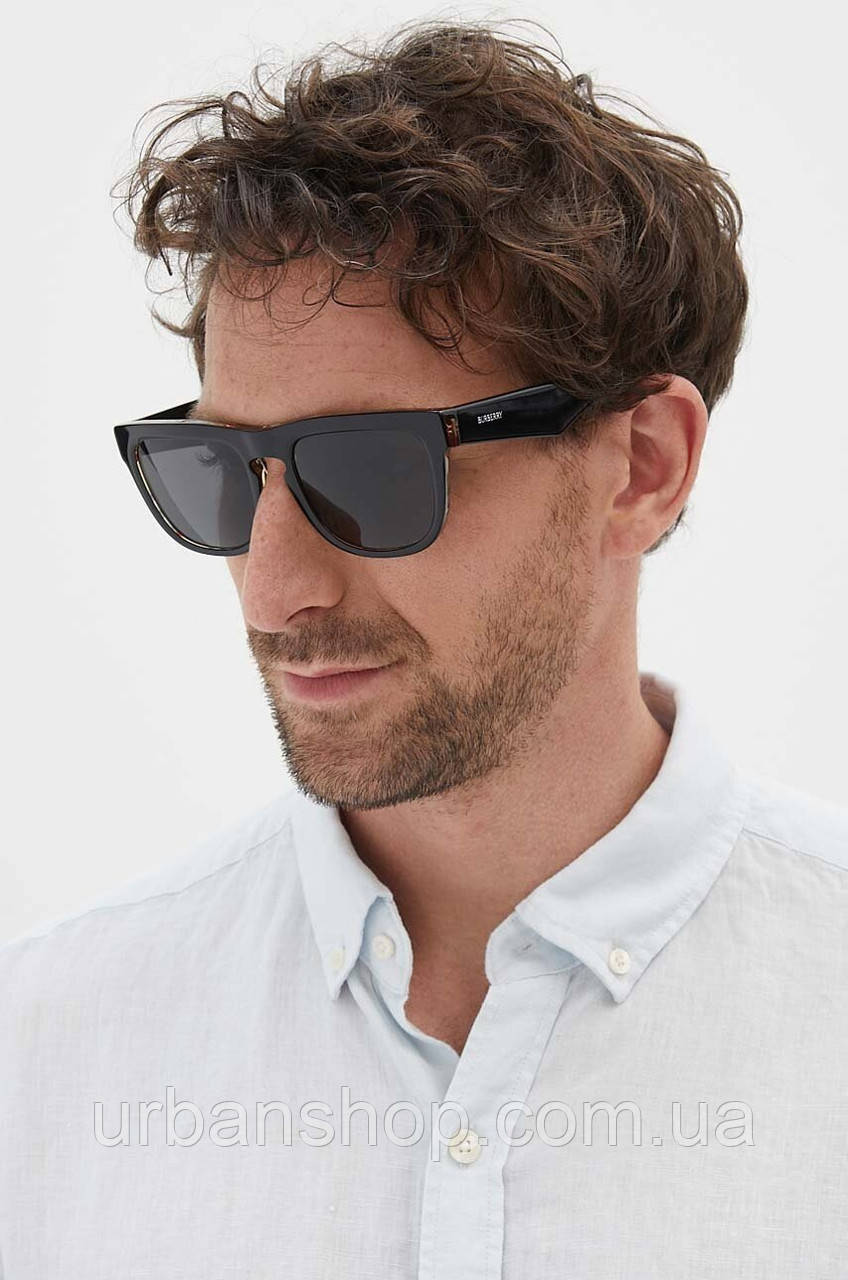 Urbanshop com ua Сонцезахисні окуляри Burberry чоловічі колір чорний 0BE4431U РОЗМІРИ ЗАПИТУЙТЕ