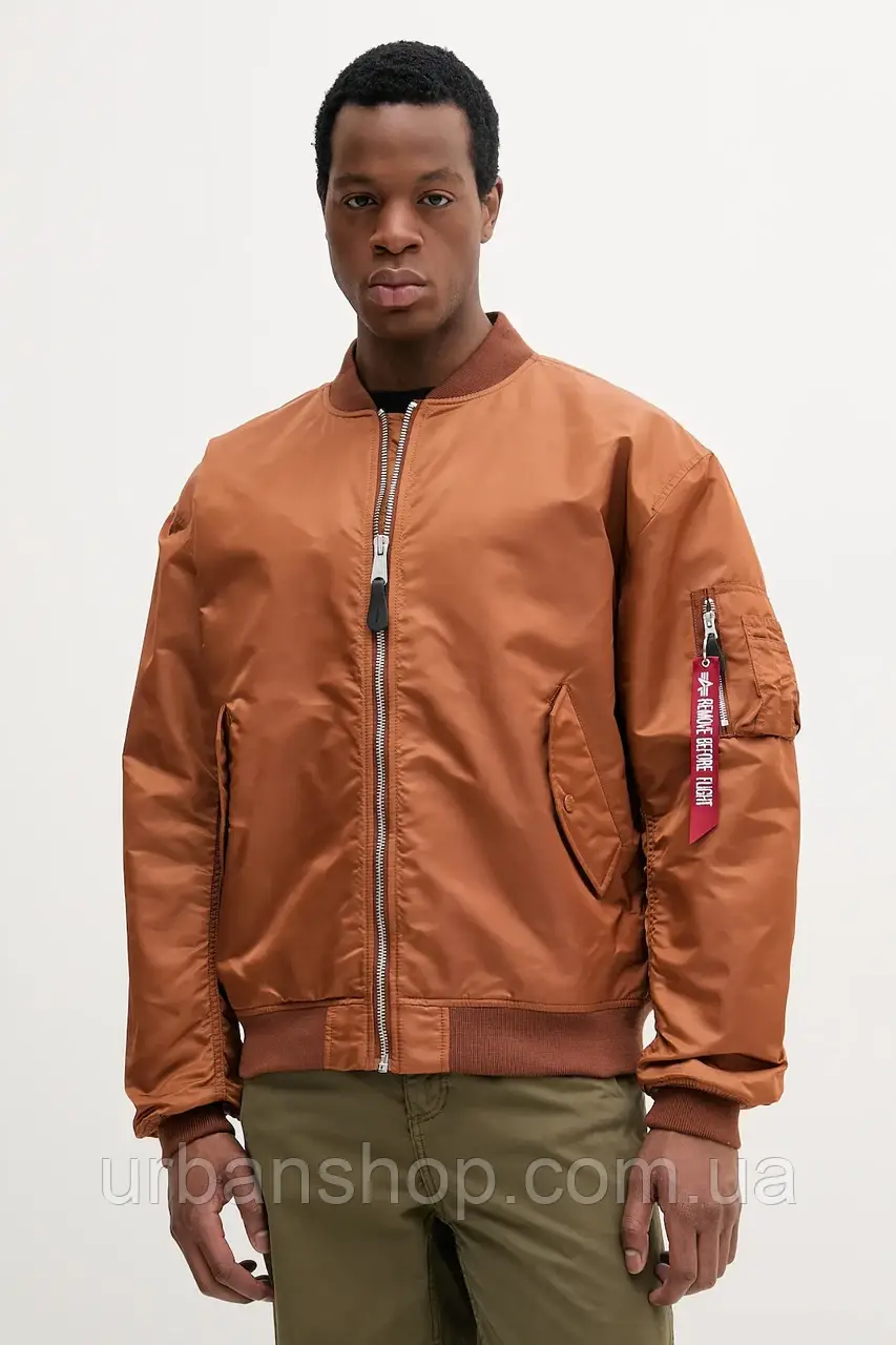 Urbanshop com ua Куртка-бомбер Alpha Industries MA-1 CS чоловічий колір синій перехідна oversize 136136