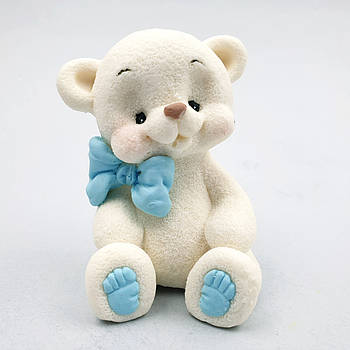 Шоколадна фігурка Ведмедик із блакитним бантиком збоку