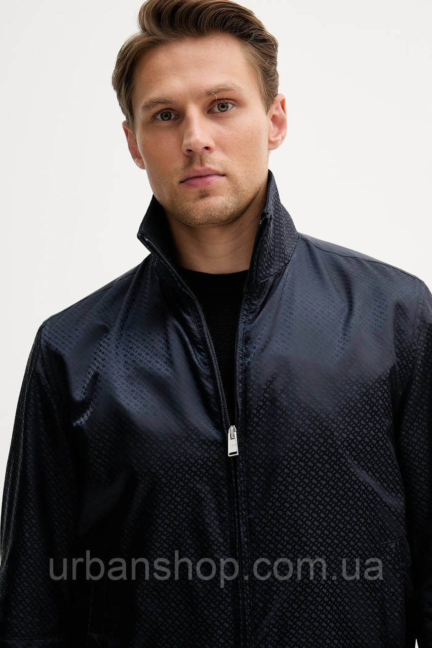Urbanshop com ua Куртка BOSS колір синій перехідна 50540458 РОЗМІРИ ЗАПИТУЙТЕ