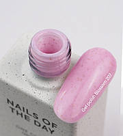 Гель-лак для нігтів NAILSOFTHEDAY Blossom ніжно-рожевий із золотою поталлю, 10 мл