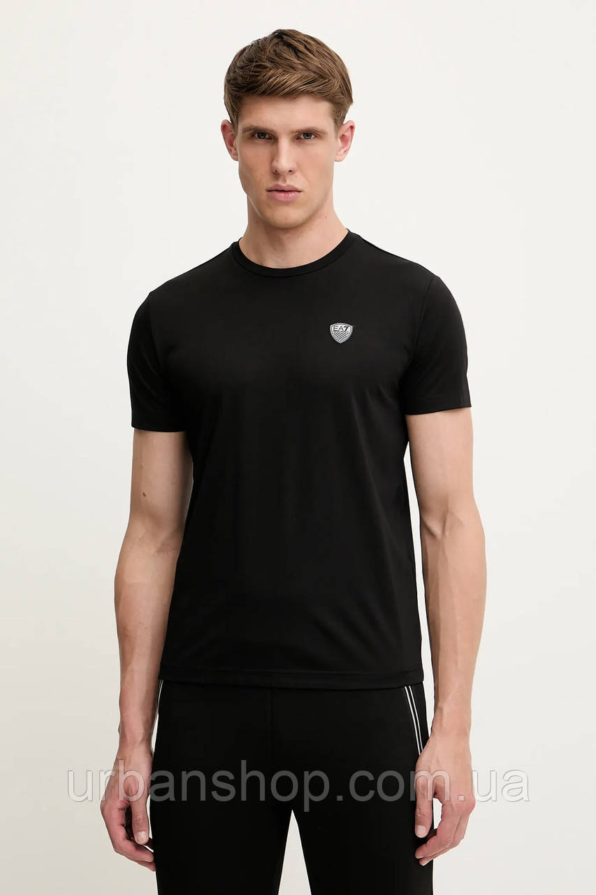 Urbanshop com ua Футболка EA7 Emporio Armani колір чорний однотонна PJRGZ.8NPT16 РОЗМІРИ ЗАПИТУЙТЕ