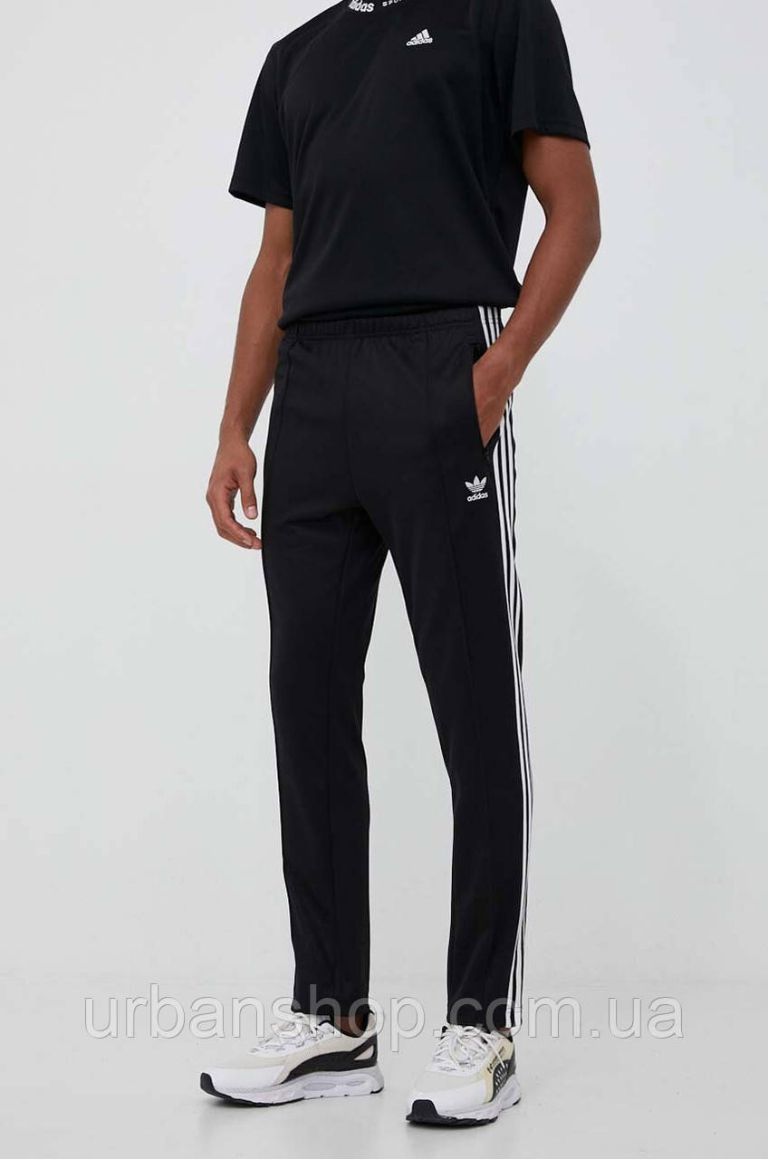 Urbanshop com ua Спортивні штани adidas Originals колір чорний з аплікацією РОЗМІРИ ЗАПИТУЙТЕ