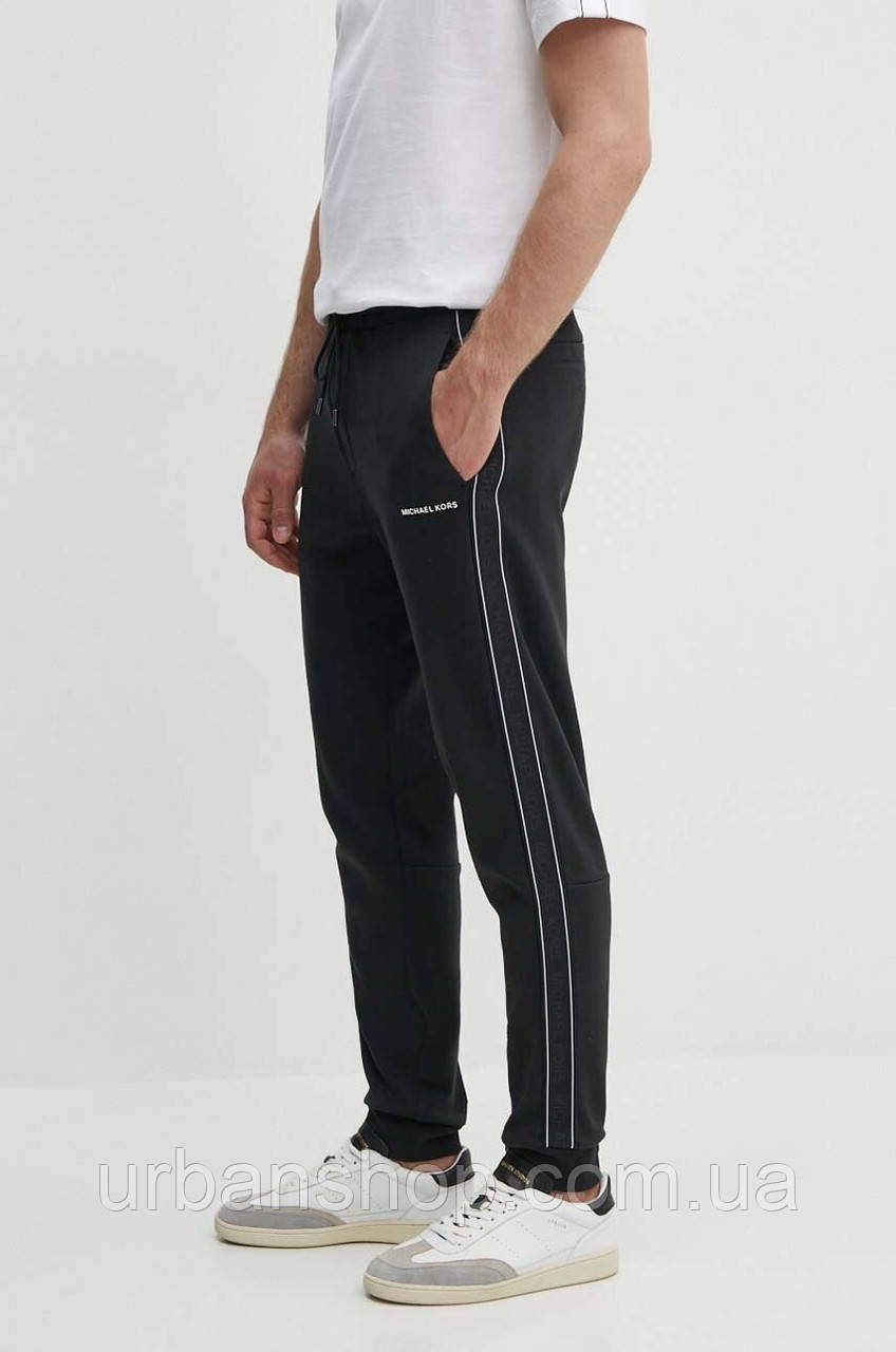 Urbanshop com ua Спортивні штани Michael Kors колір чорний з аплікацією CT4524J5MF РОЗМІРИ ЗАПИТУЙТЕ