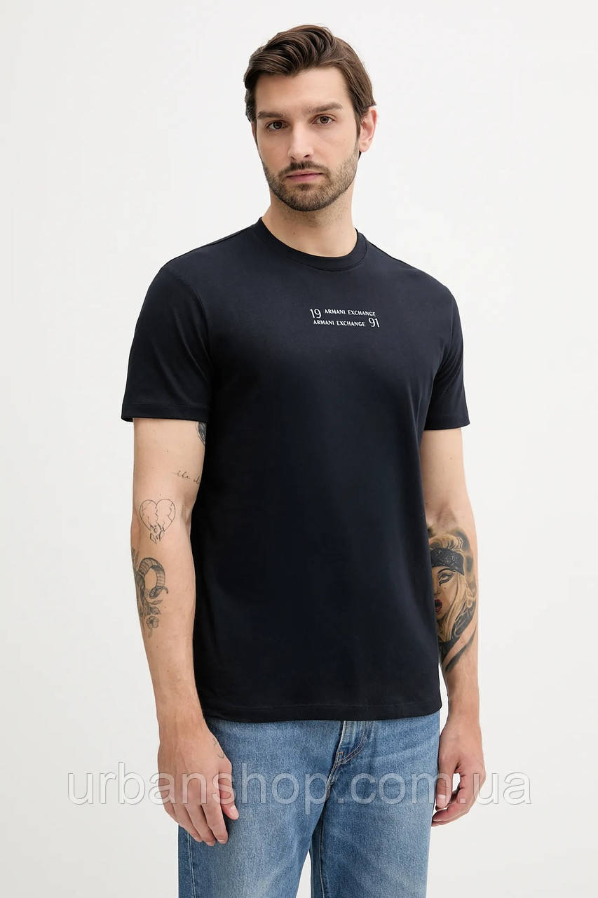 Urbanshop com ua Бавовняна футболка Armani Exchange колір синій з принтом XM000539 AF10362 РОЗМІРИ ЗАПИТУЙТЕ