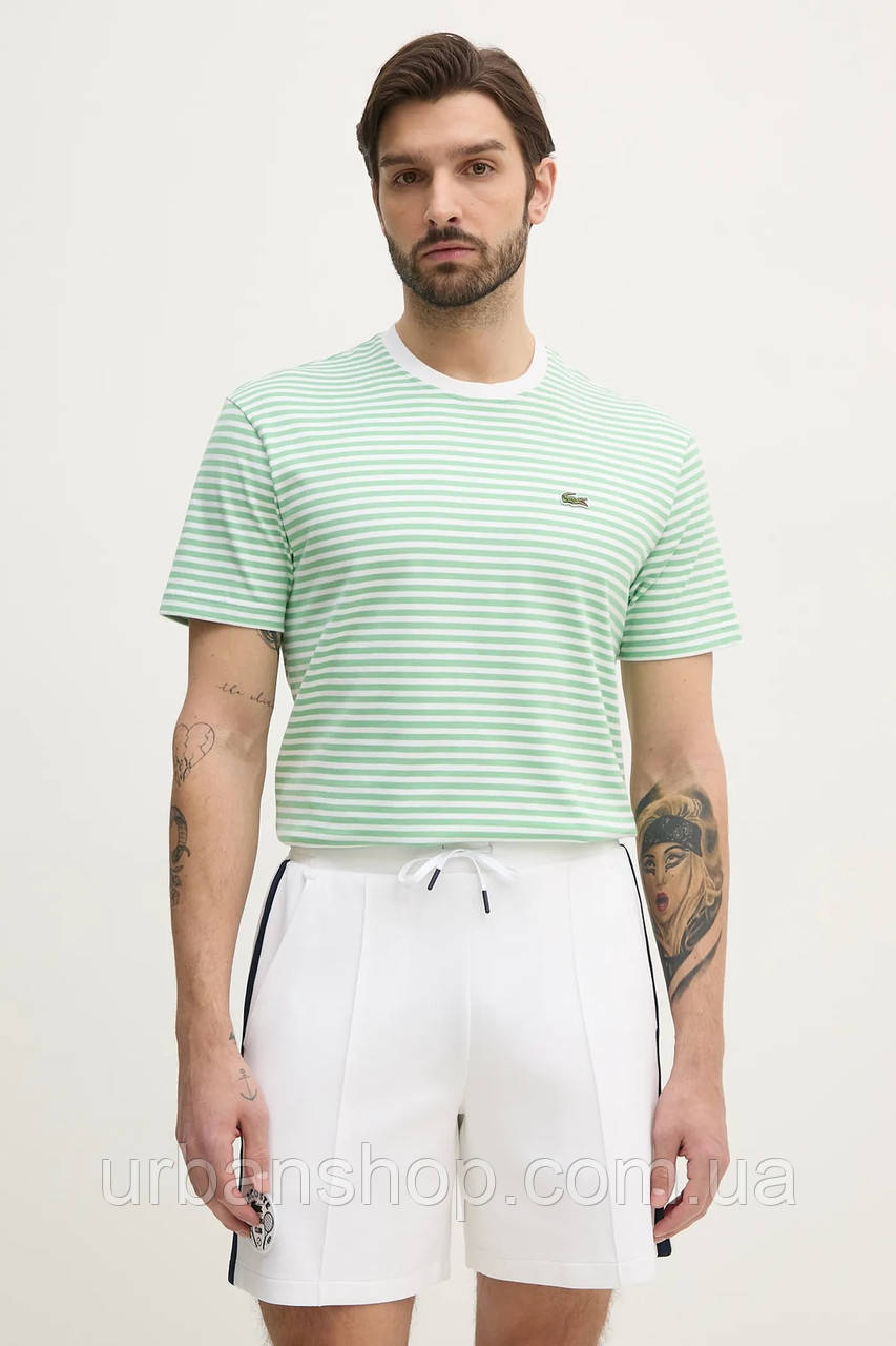 Urbanshop com ua Бавовняна футболка Lacoste чоловіча колір білий візерунок TH9749 РОЗМІРИ ЗАПИТУЙТЕ