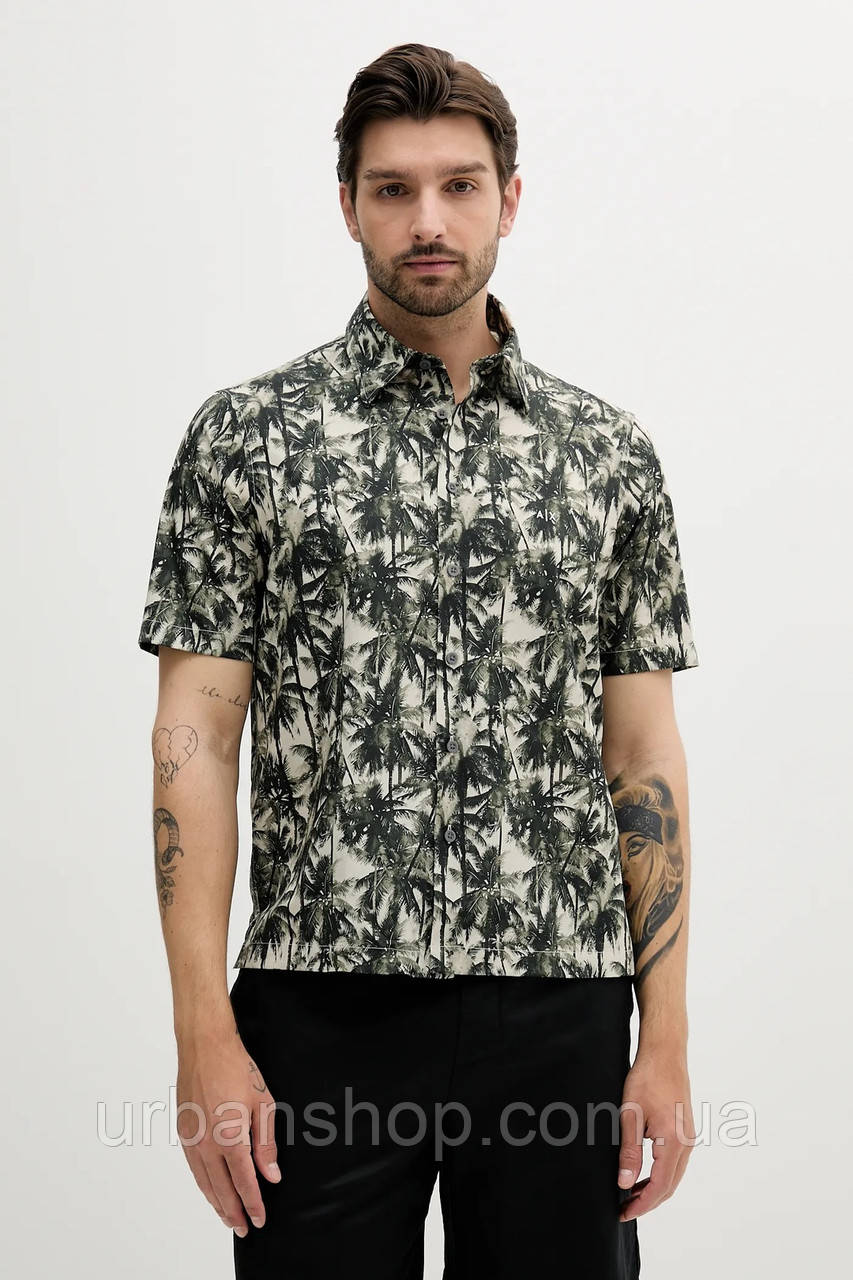 Urbanshop com ua Бавовняна сорочка Armani Exchange колір зелений regular класичний комір XM001240 AF14869