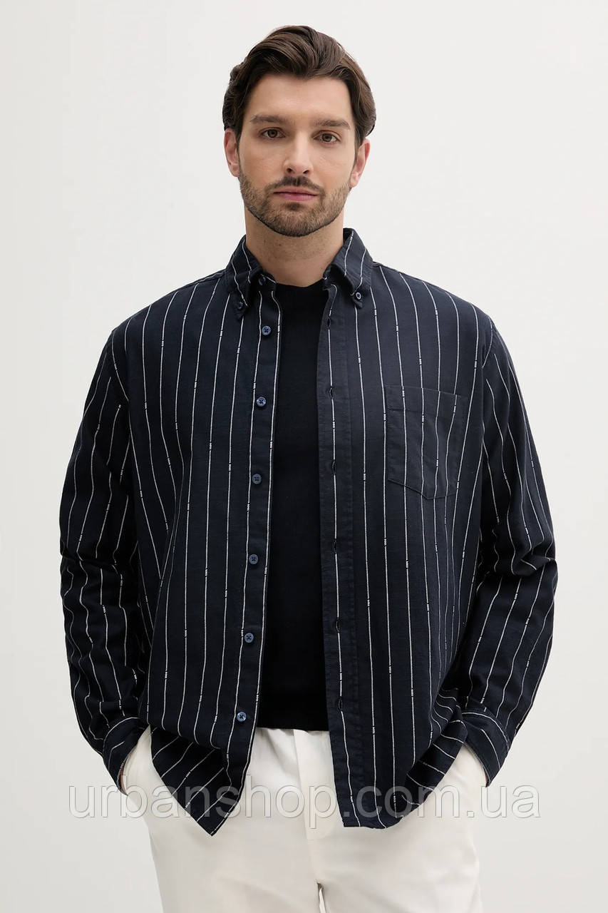Urbanshop com ua Сорочка з домішкою льону BOSS Orange колір синій relaxed комір button-down 50538296 РОЗМІРИ