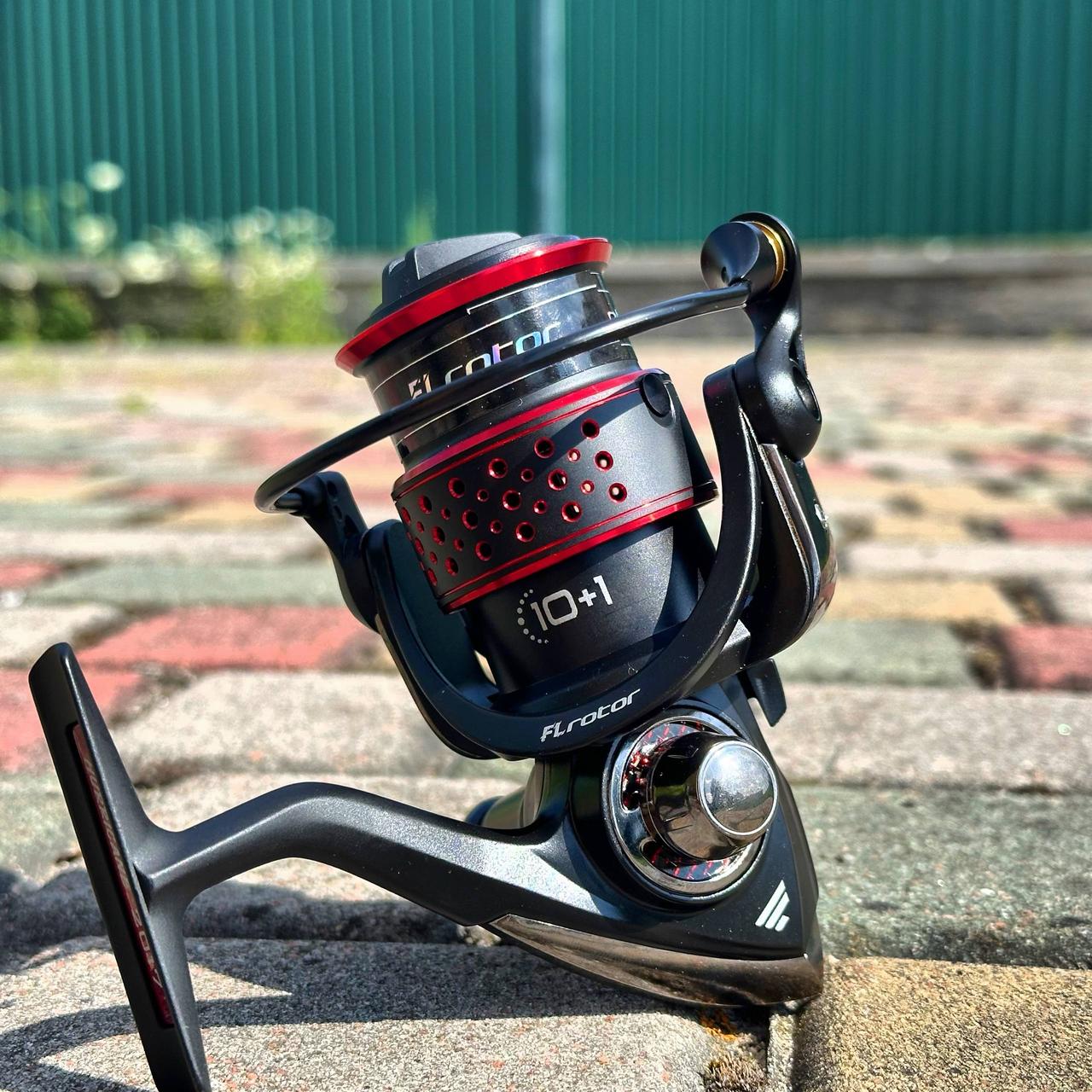 Котушка безінерційна Favorite Hurricane 2000S, 10+1 BB, передній фрикціон, вага 258 г, карбоновий корпус, для спінінга, фото 1