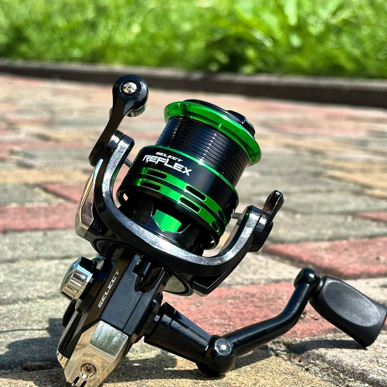 Спінінгова котушка Select Reflex 2500, 4+1 підшипник, передній фрикціон, передатне число 5.2:1, алюмінієва шпуля, фото 1