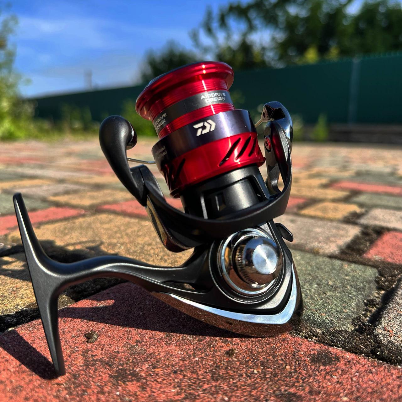 Котушка безінерційна Daiwa Ninja '23 LT 2500, спінінгова, 4+1 підшипник, передній фрикціон, легка, алюмінієва шпуля, фото 1