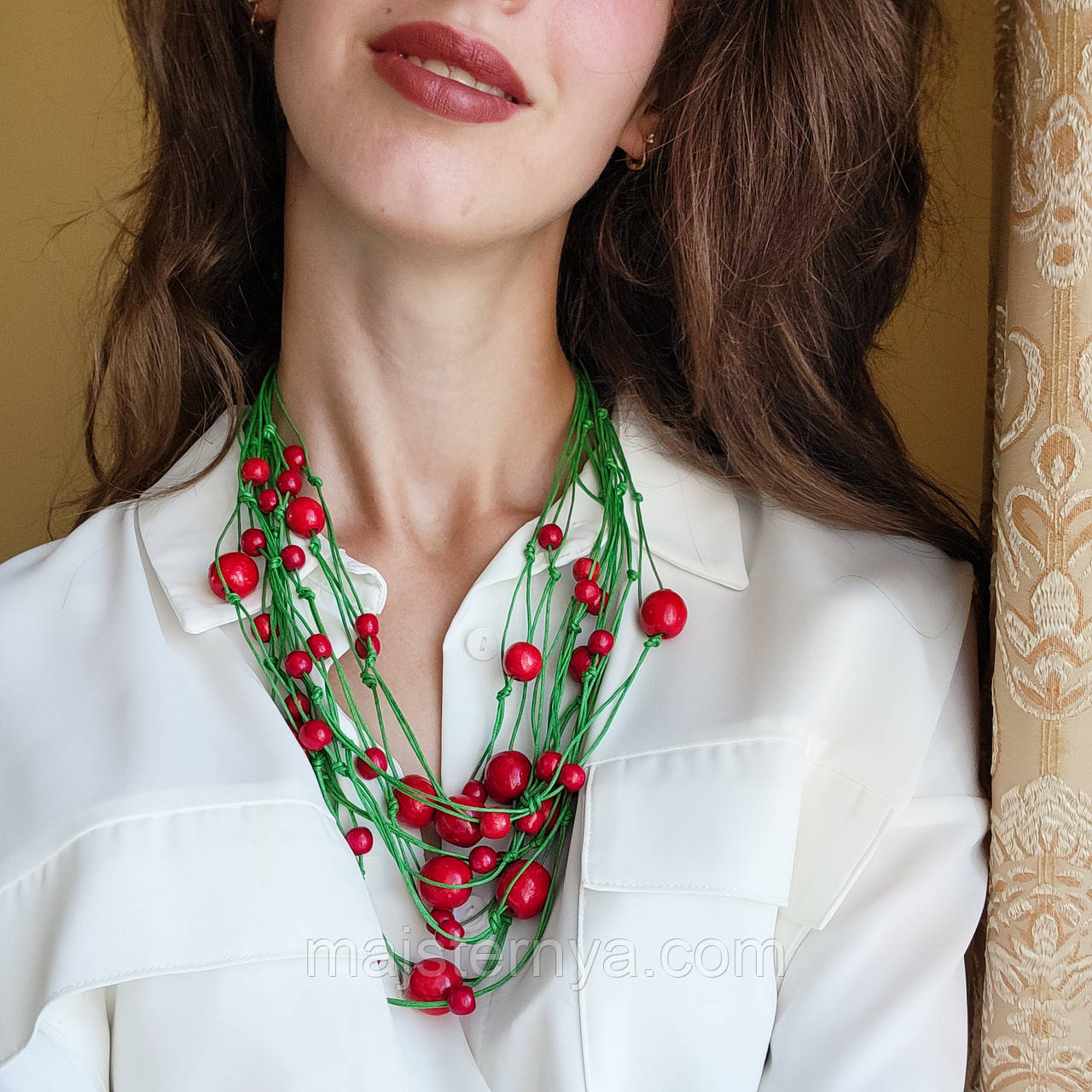 Намисто з дерева "Спогади Насті" в етнічному стилі, червоні намистини на зеленій нитці, фото 1