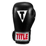 Боксерські рукавиці TITLE Classic Black Max, Чорні, 16 унцій (454г.) для спортсменів 90-100 кг. + бинти, фото 6