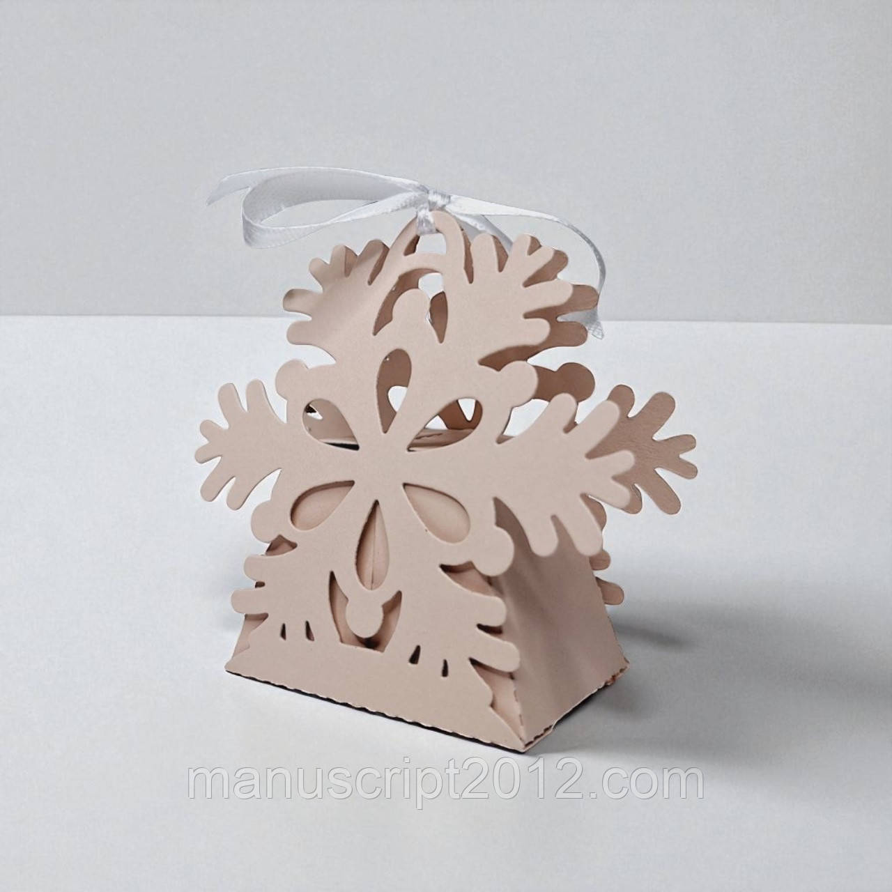 Коробка на 1 цукерку / бонбоньєрка новорічна "Сніжинка" (85х85х40мм.) ніжно-рожева