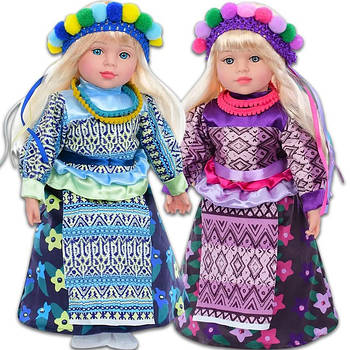 Ляльки та ляльки з нарядами