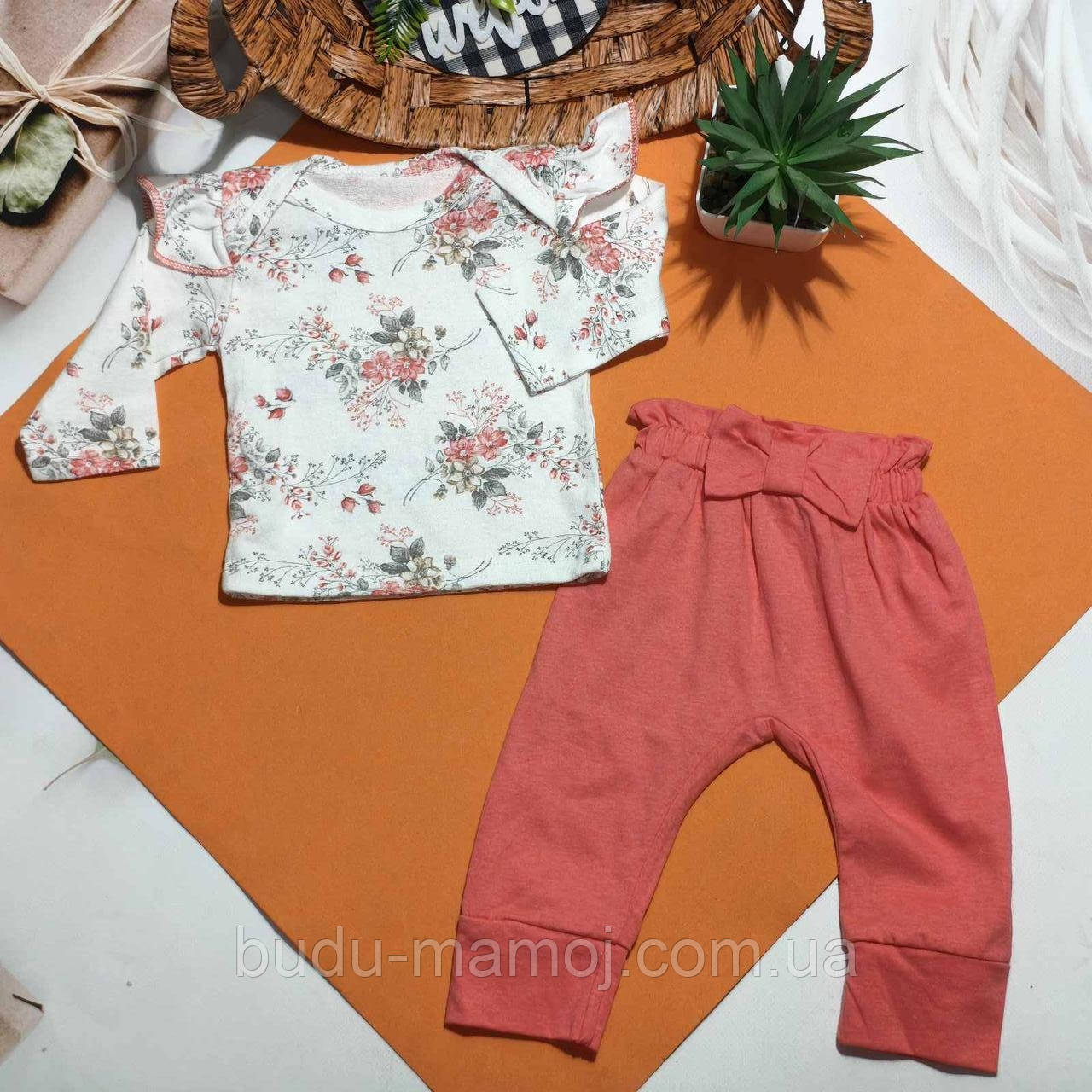 Ошатний костюмчик на  новонароджену дівчинку 0-4 місяців 62 розмір