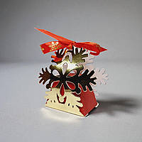 Коробка на 1 цукерку / бонбоньєрка новорічна "Сніжинка" (85х85х40мм.) золотисто-червона