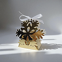 Коробка на 1 цукерку / бонбоньєрка новорічна "Сніжинка" (85х85х40мм.) золота