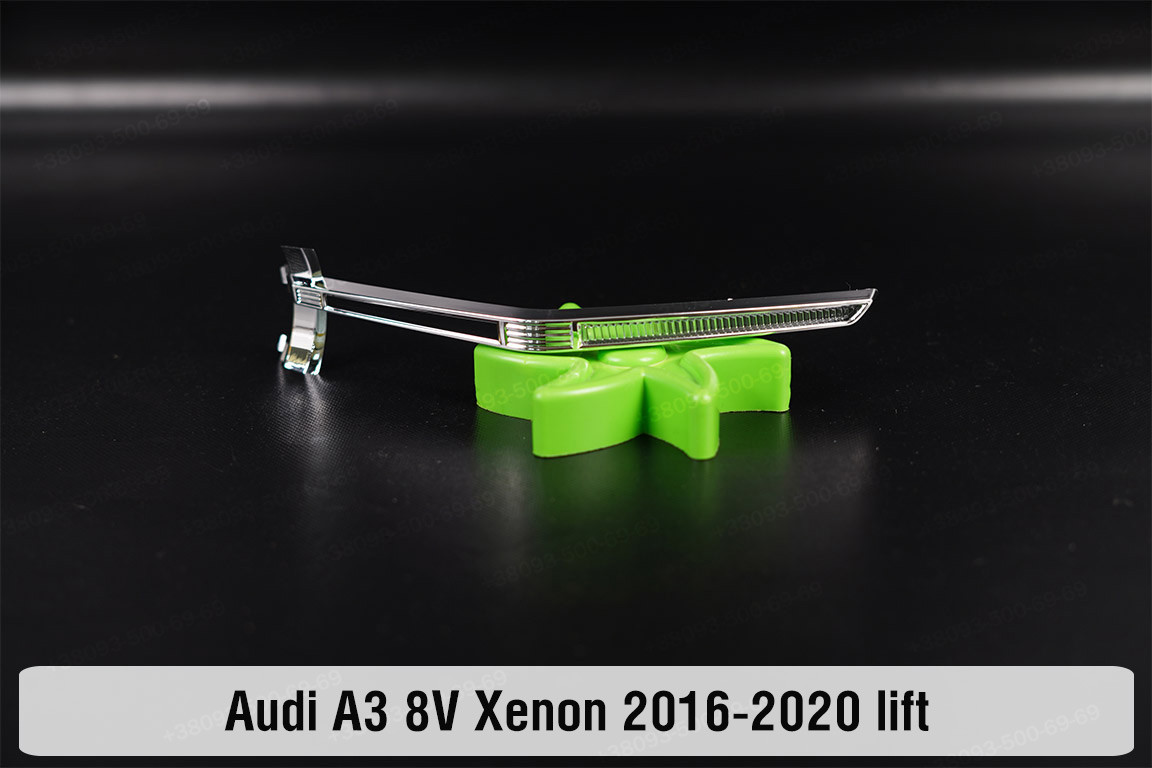 Хромована маска світлорозсіювач поворотника Audi A3 8V Xenon (2016-2020) рест права, фото 1