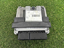 Блок керування двигуном AUDI A4 B8 2.0 2012 (б/у)