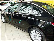 Молдинги на двері для Opel Astra J 4-дв. седан рестайл. 2012-2015