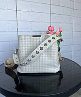 Жіноча шкіряна сумка через плече квадратна на текстильному ремені бежева натуральна шкіра