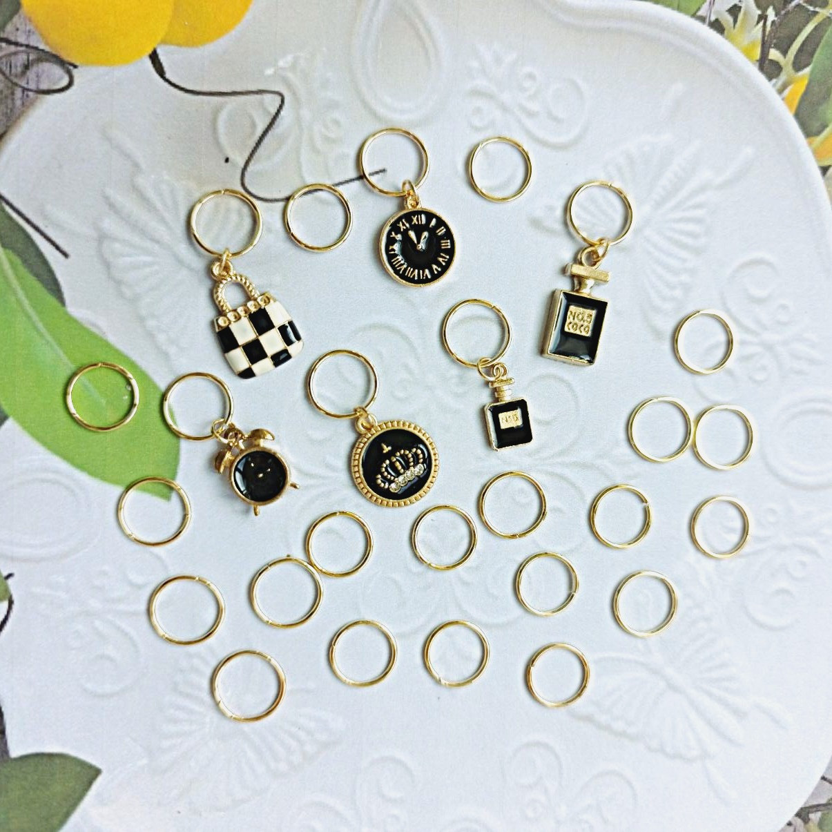 Набір прикрас для волосся 26шт №5: пірсинг для волосся з підвісками, золотисті підвіски з емалью., фото 1