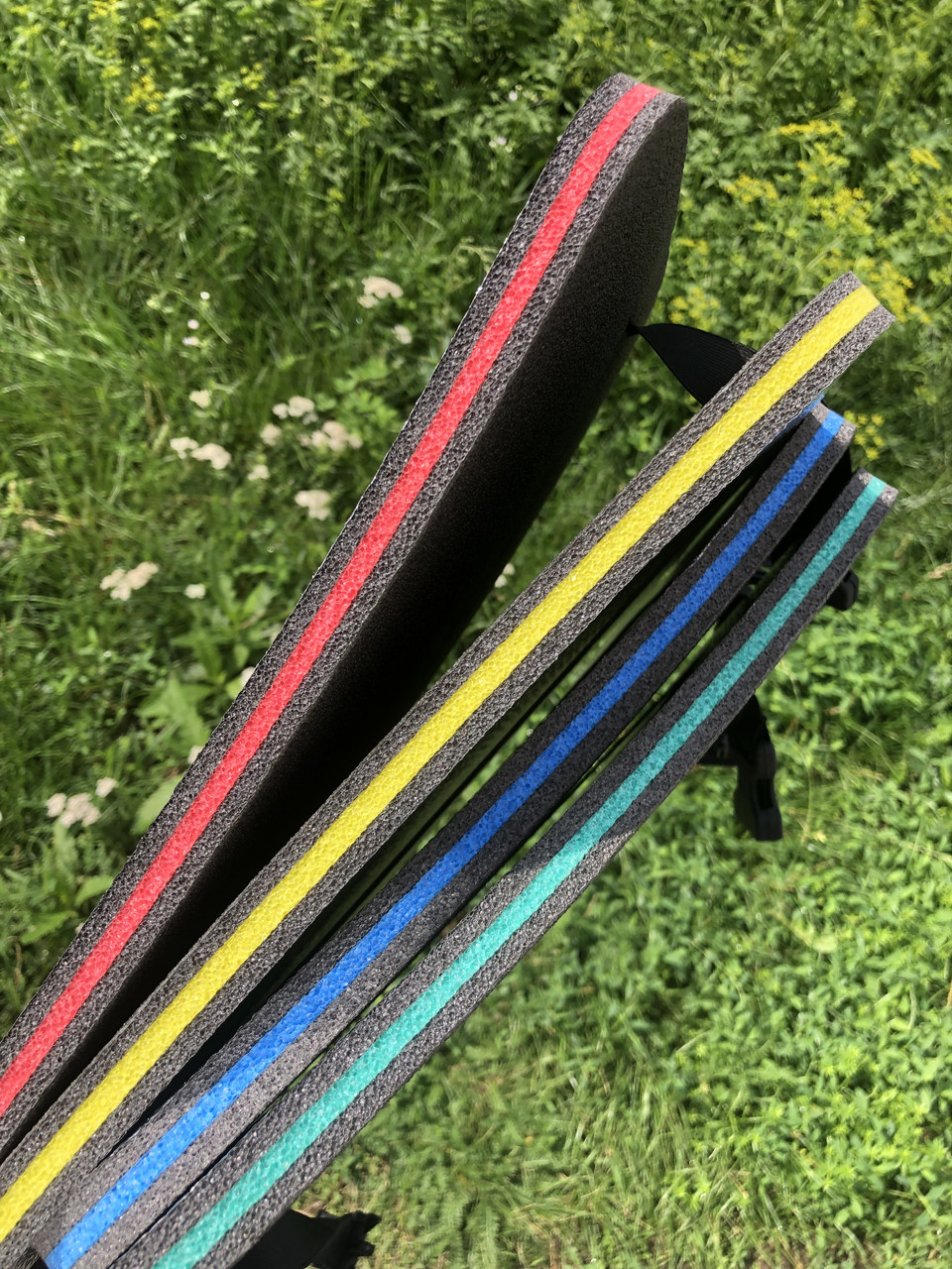 Сидушка (сидіння) туристична (350х265х15мм) кольорова, для відпочинку м'яка з кріпленням на пояс