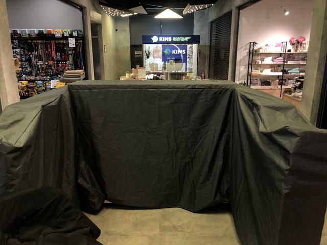 tent cover for street vending table in summer italy