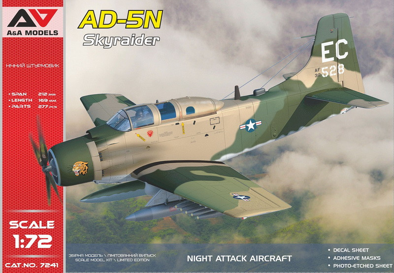 Пластикова модель 1/72 A&A Models 7241 американський нічний винищувач AD-5N Skyraider, фото 1