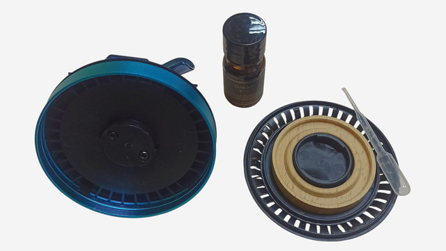 Ароматизатор в авто на солнечных батареях с вращающейся лопастью Бант Синий Ароматизатор в авто на солнечных батареях с вращающейся лопастью Бант Синий